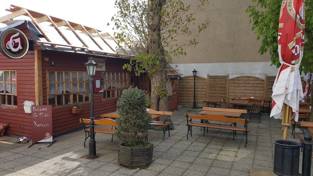 Отель Restaurace U Marty Dubi  Экстерьер фото