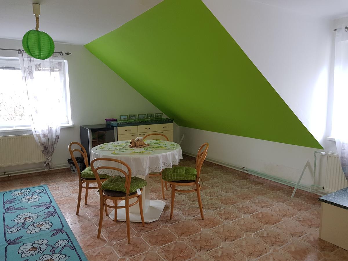 Отель Restaurace U Marty Dubi  Экстерьер фото